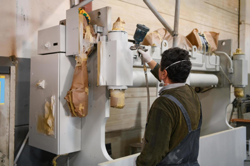 Jateamento industrial: técnicas e benefícios para a eficiência na produção Jateamento industrial: técnicas e benefícios para a eficiência na produção