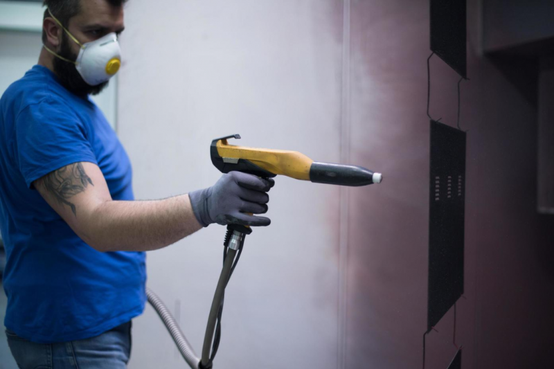 Jateamento abrasivo com granalha de aço: limpeza e preparação de superfícies
